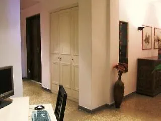 Domus Maximi Bed & Breakfast Rome